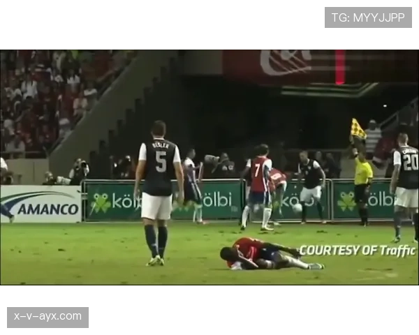 戴维斯助力足球运动普及，引领青少年体育新风尚