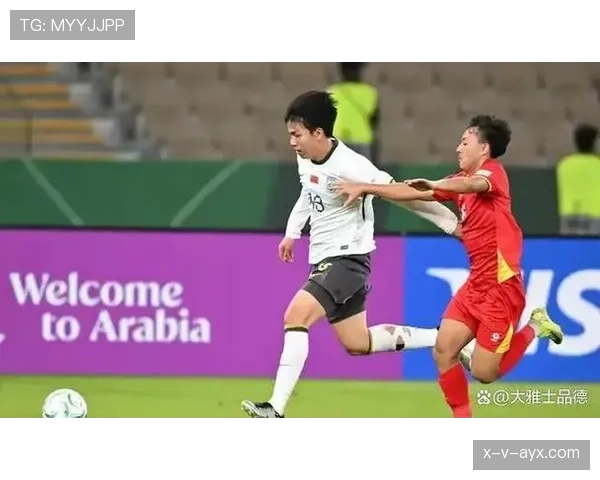 中国足球采用极端防守战术引热议，球队未来发展引关注