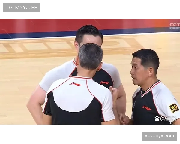 世界杯争议判罚引热议，球迷专家热议裁判表现